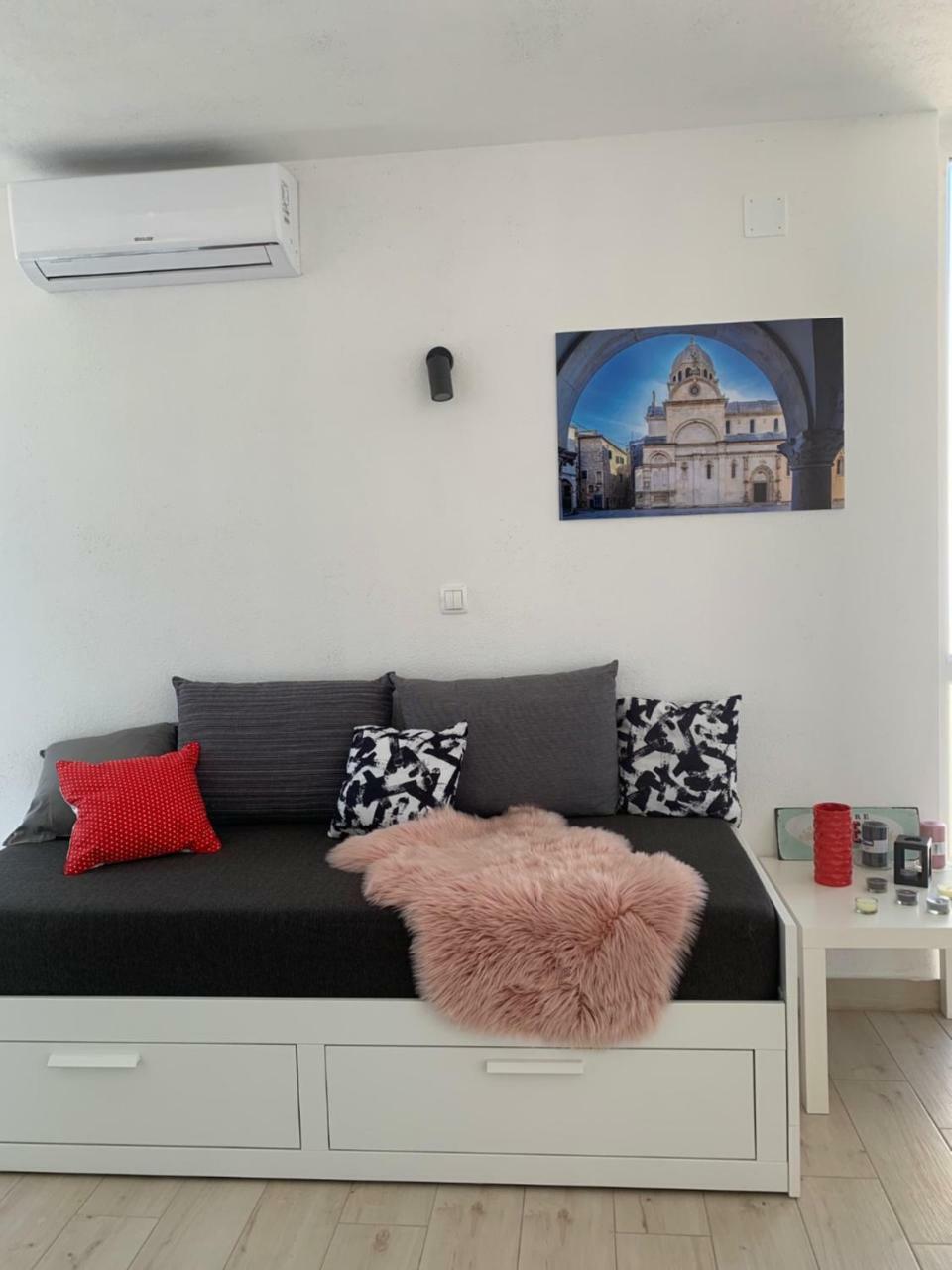 Modern Apartments Day Шибеник Экстерьер фото